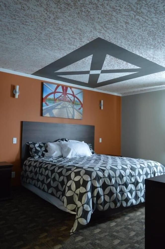 Airport Travellers Inn 11/51