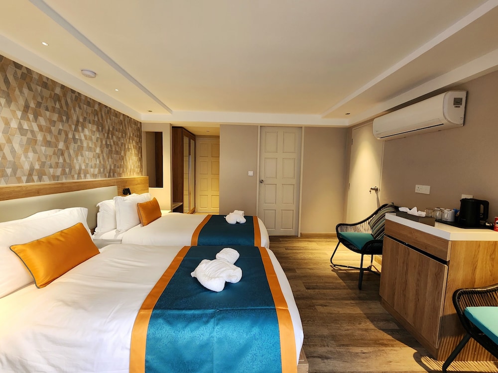 Amalthea Hotel 7/50