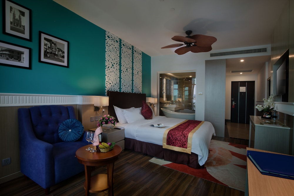 The Hanoi Club Hotel Lake Palais Residences 33/61