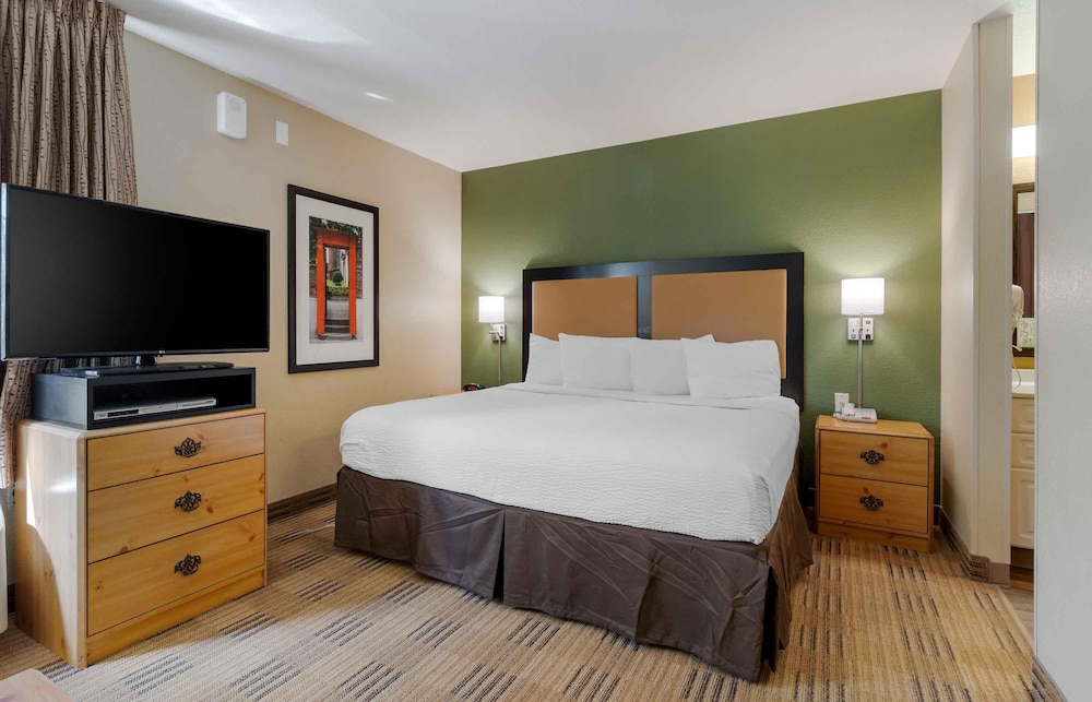 Deluxe, Studio, King Bed, Sofa