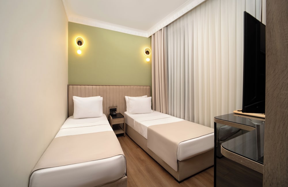 Atik Palace Osmanbey 18/64