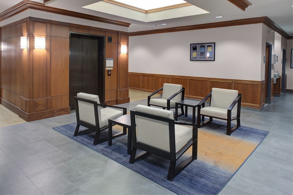 Hyatt House Boston/Burlington 42/72