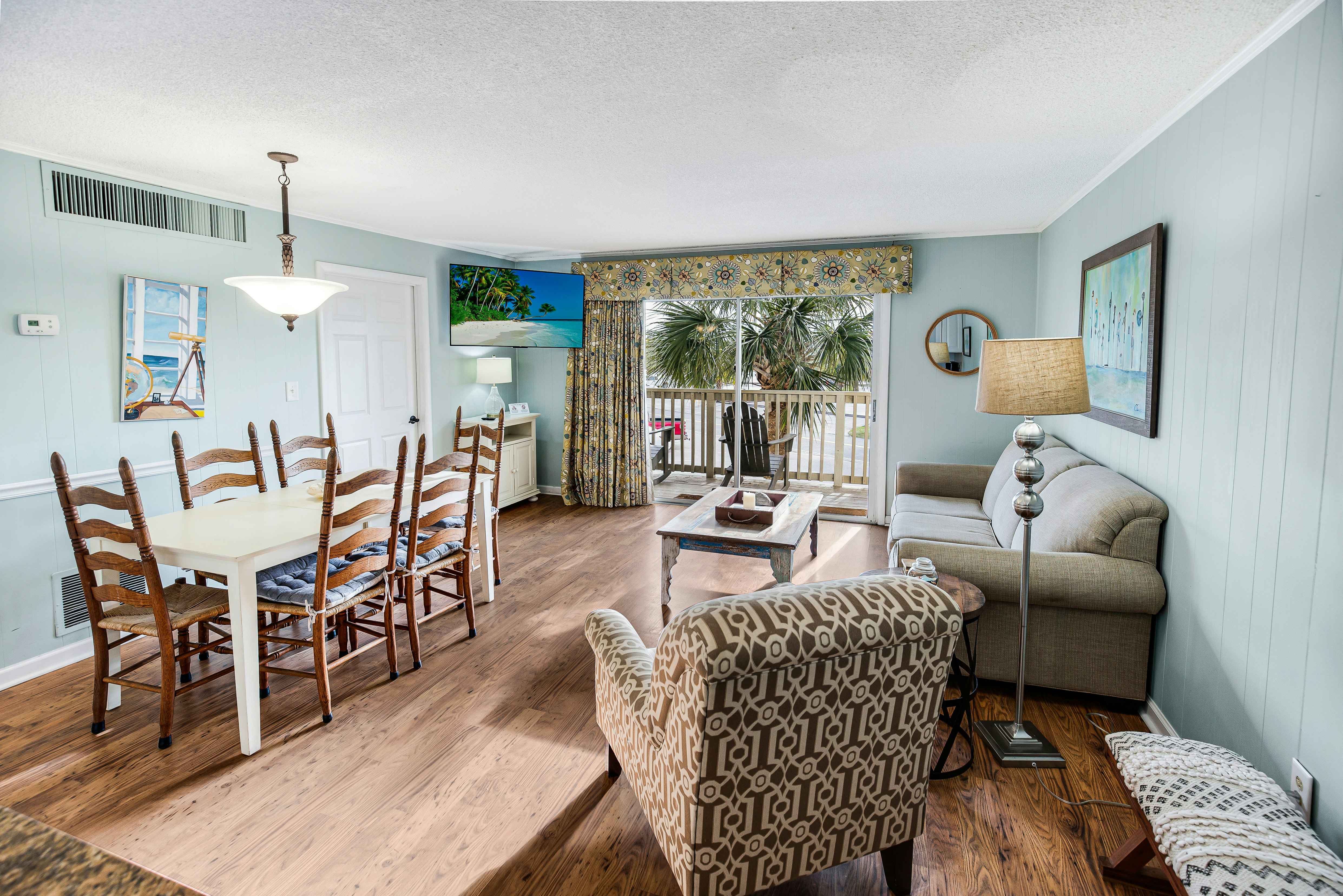The Oceanfront Litchfield Inn 48/75