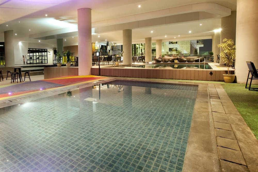 Golden Tulip Pontianak 5/64