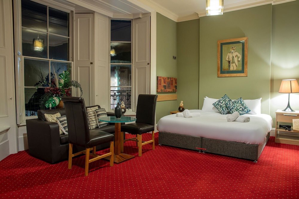 The Knighton Hotel by Payman Club 30/50