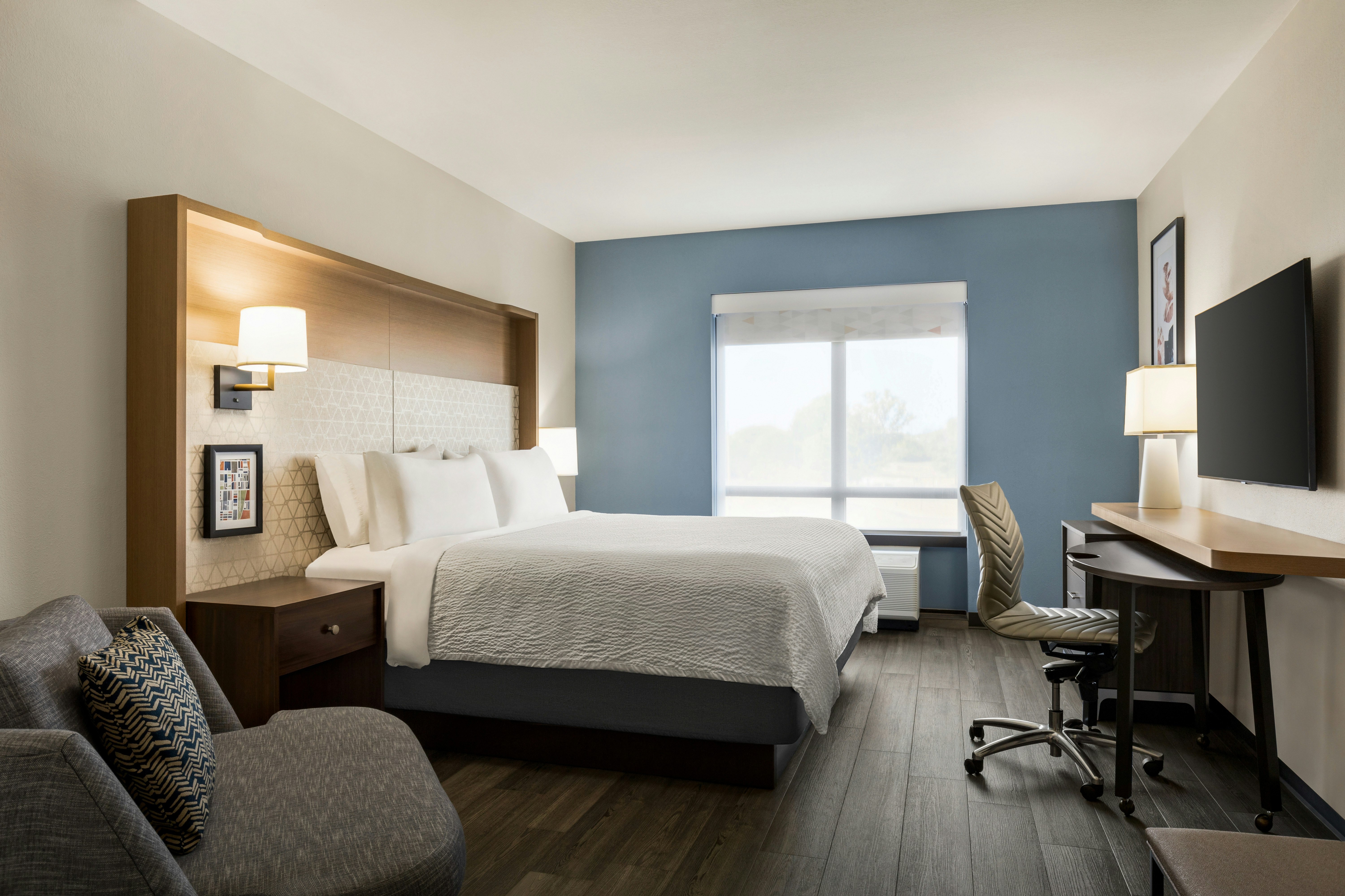 Leisure, King Bed