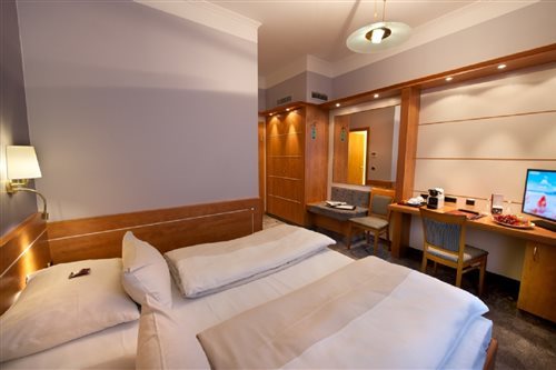 Room, Single, Double or Twin Bed