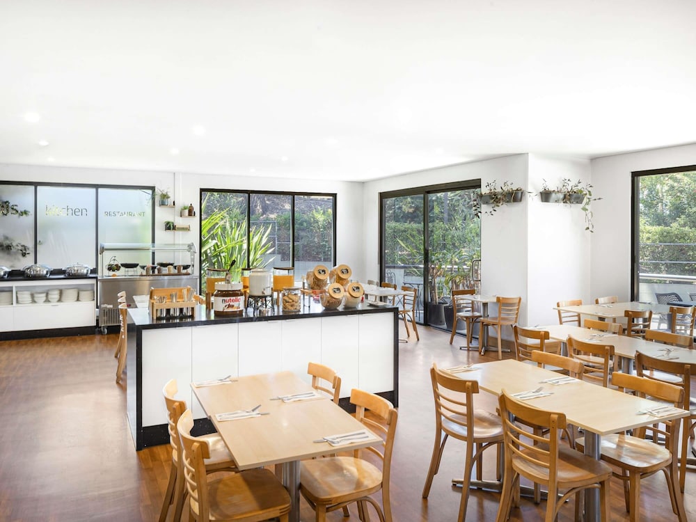 IBIS SYDNEY THORNLEIGH 48/62