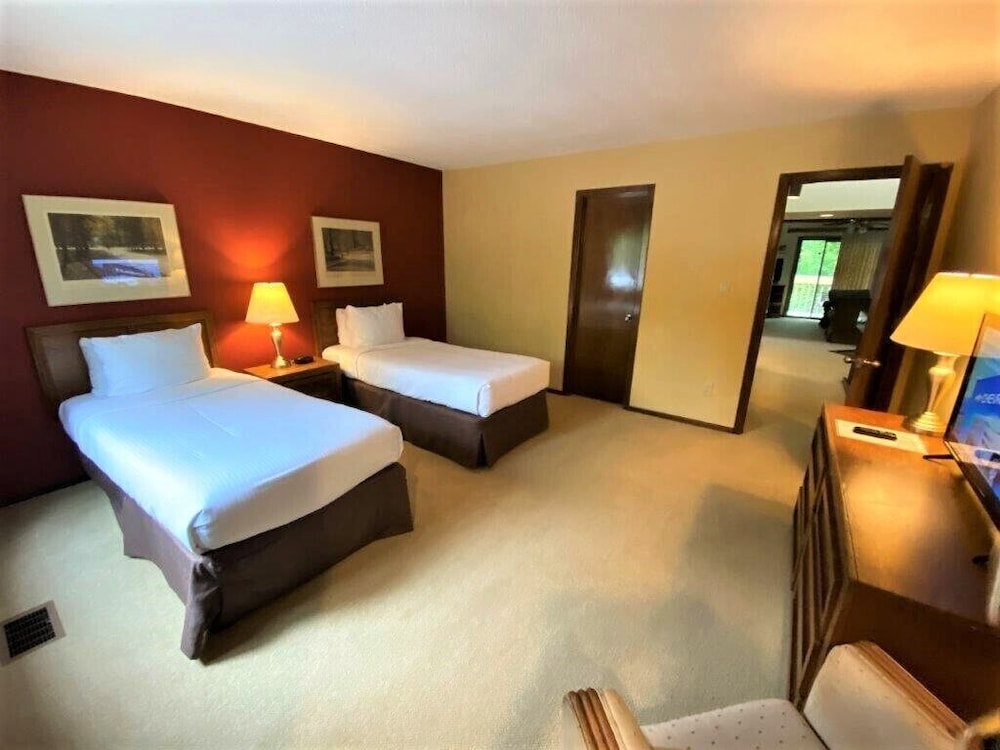 Fairway Forest Resort 7/50