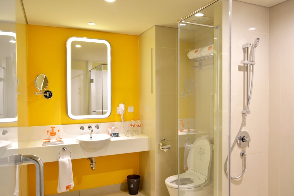 HARRIS Hotel & Conventions Bekasi 46/47