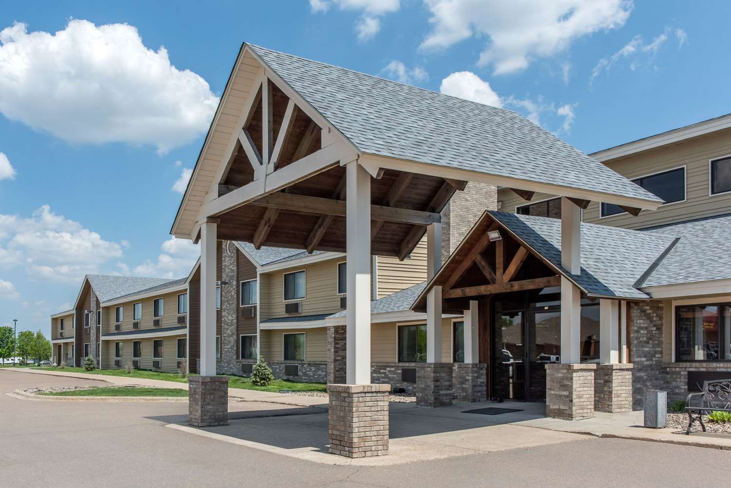 Quality Inn and Suites New Prague MN 1/24
