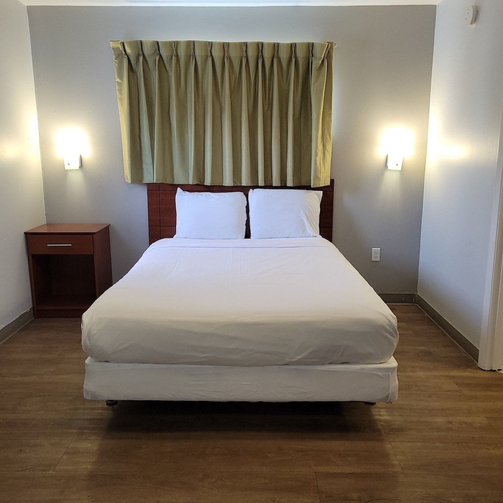 Studio 6 Extended Stay - Greensboro, NC - I-40 20/48
