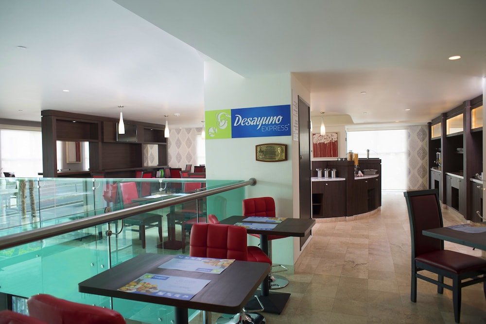 Holiday Inn Express & Suites Queretaro, an IHG Hotel 38/50