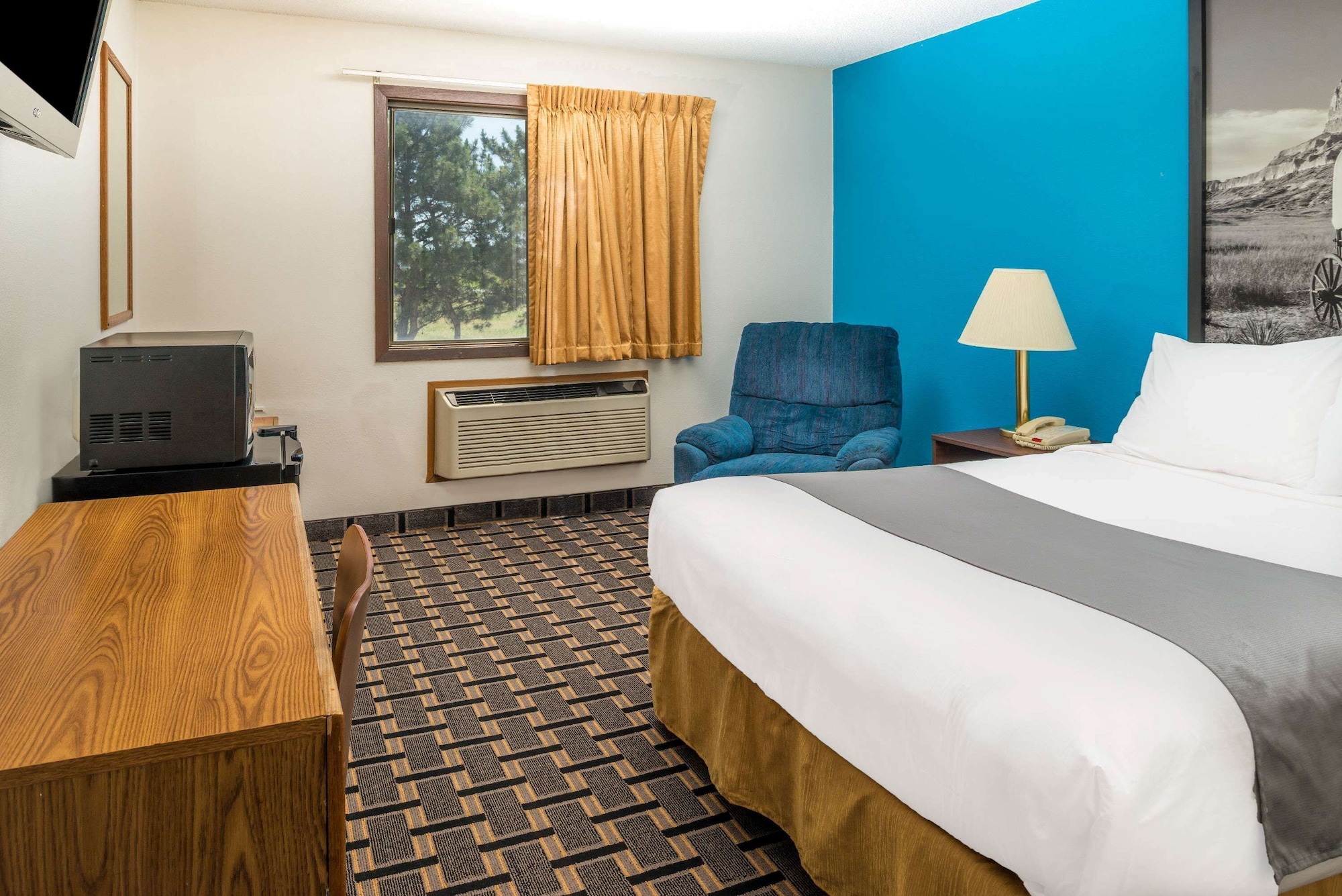 ROOM, KING BED
