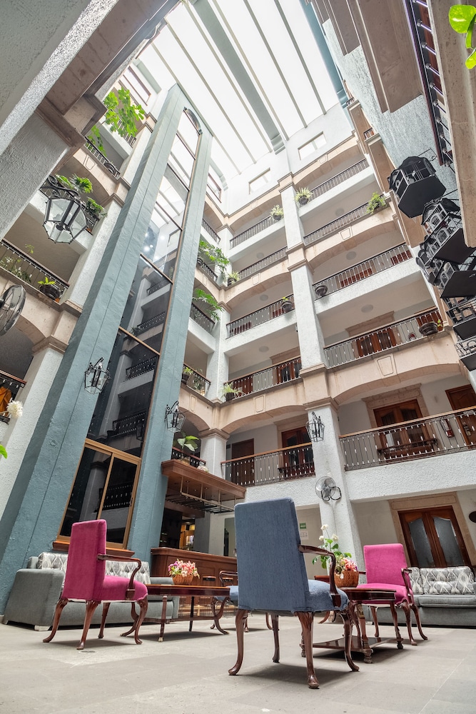 Hotel Santiago de Compostela 49/66