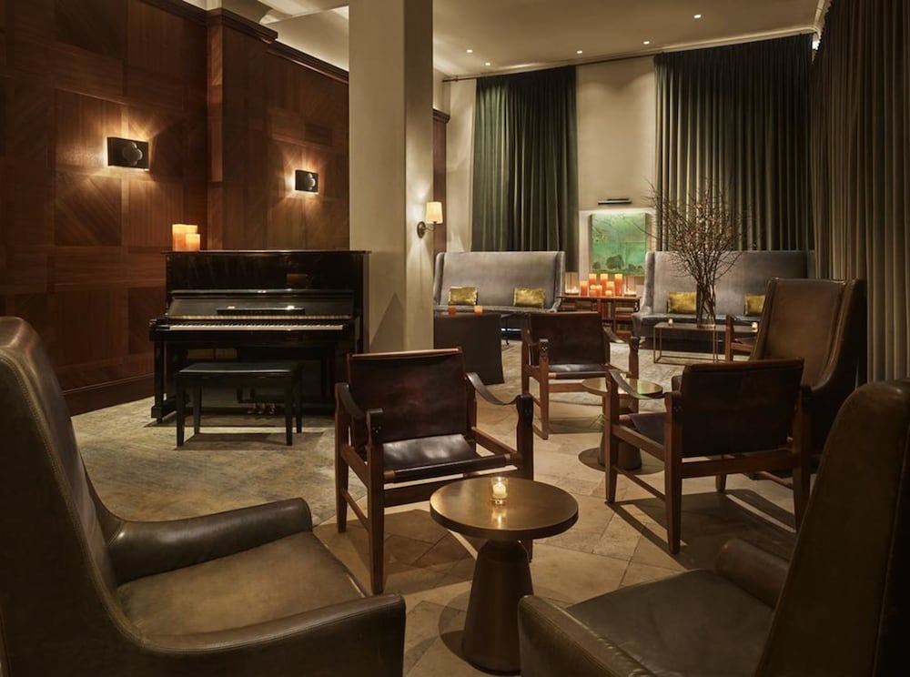 Refinery Hotel 36/48