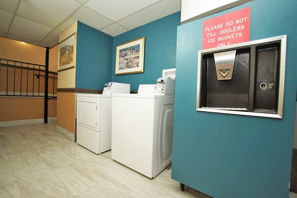 Faribault Hometown Inn & Suites 5/41