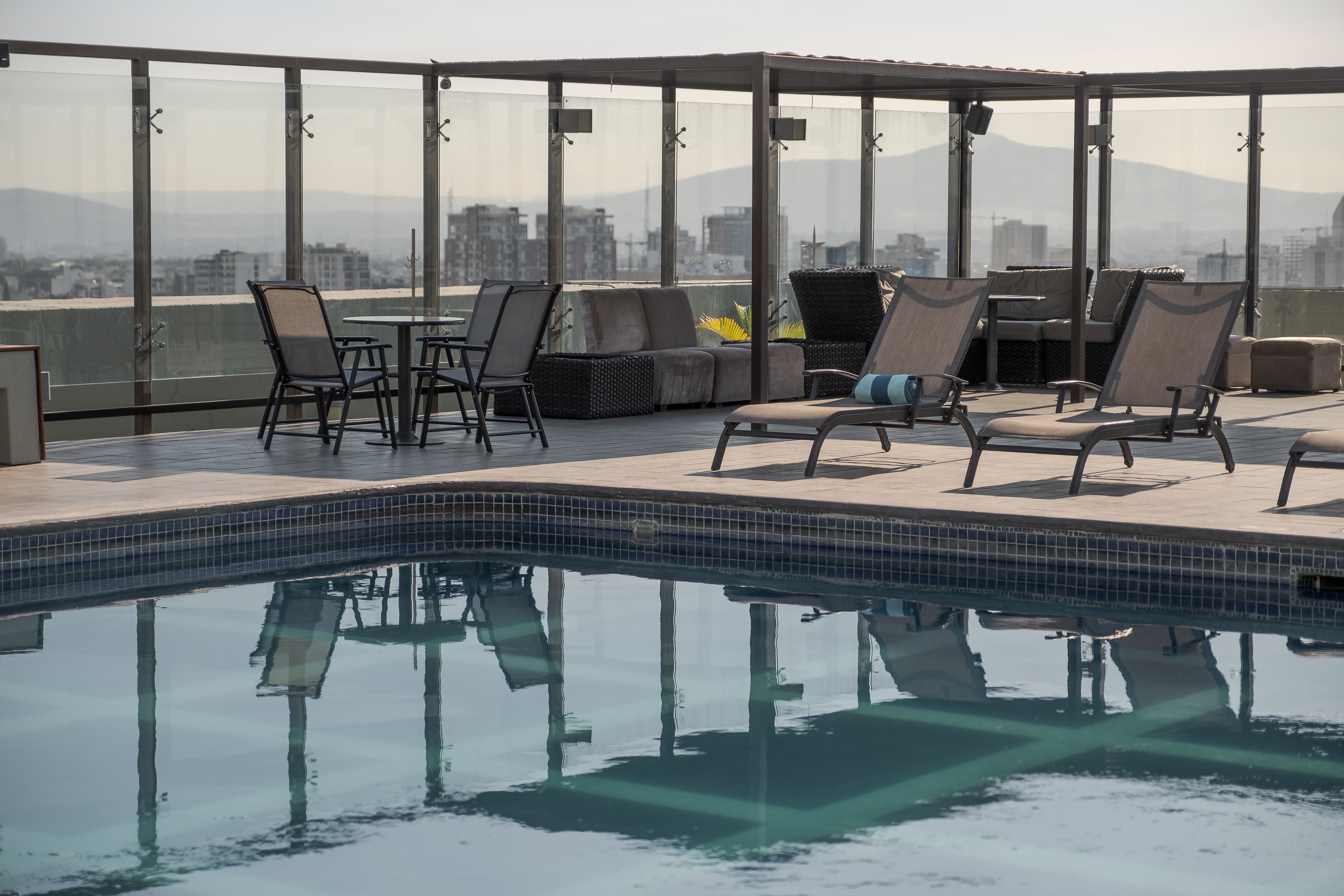 HOLIDAY INN SELECT GUADALAJARA 36/72