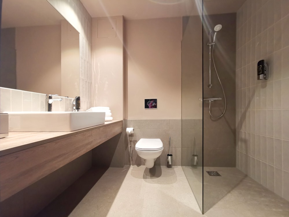 H24 Stadthotel Bernau 40/42