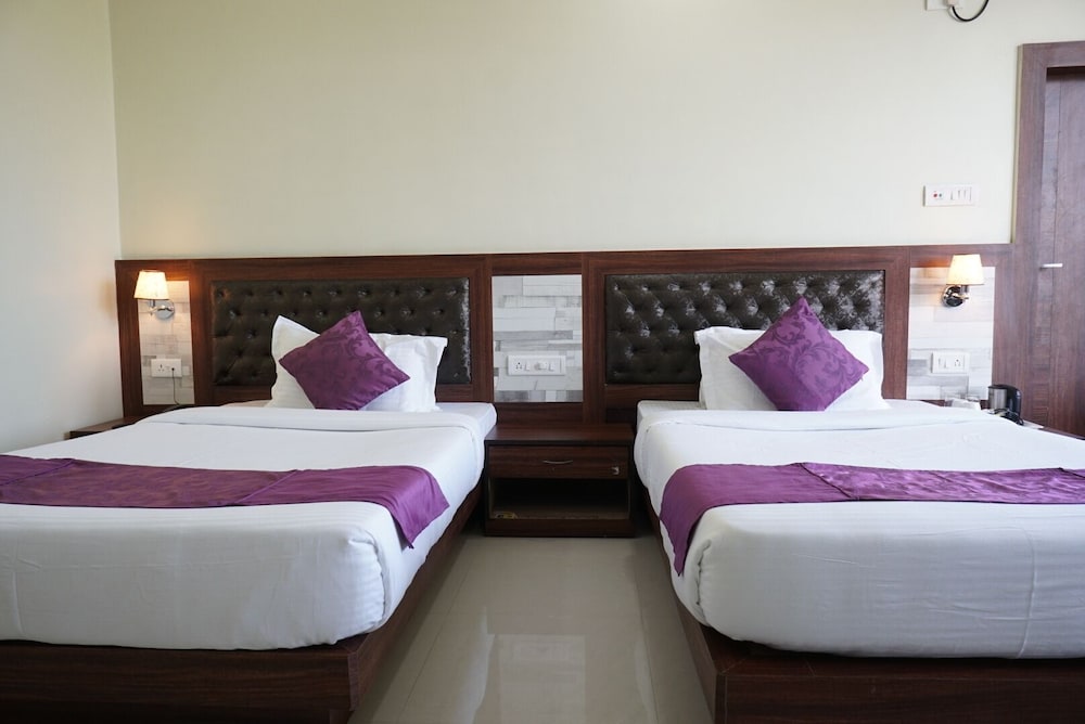 Treebo Trend Hotel Pemaling 19/35