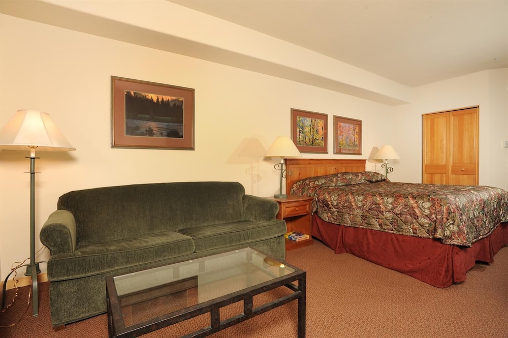 Gateway Mountain Lodge 15/75