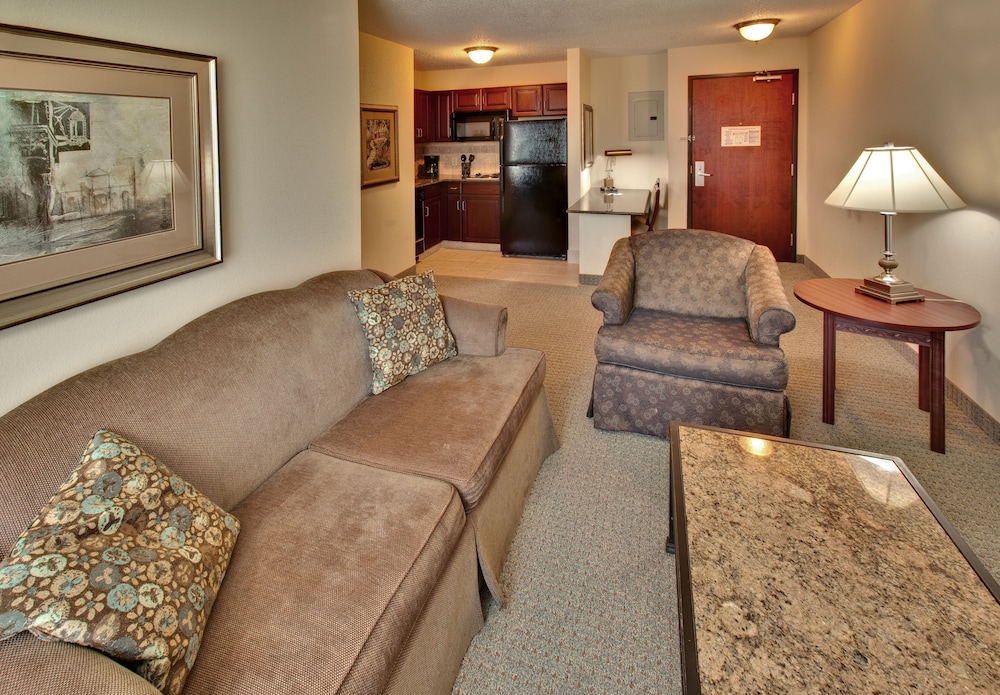 Staybridge Suites West Des Moines 46/76