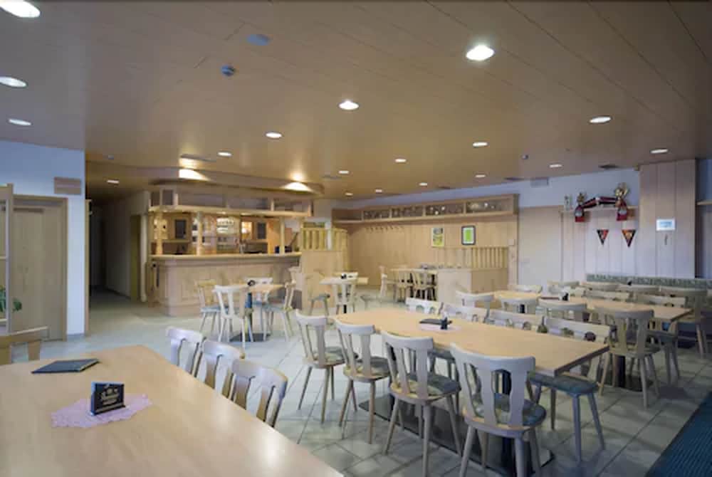 Parkhotel Waldschlösschen 49/65
