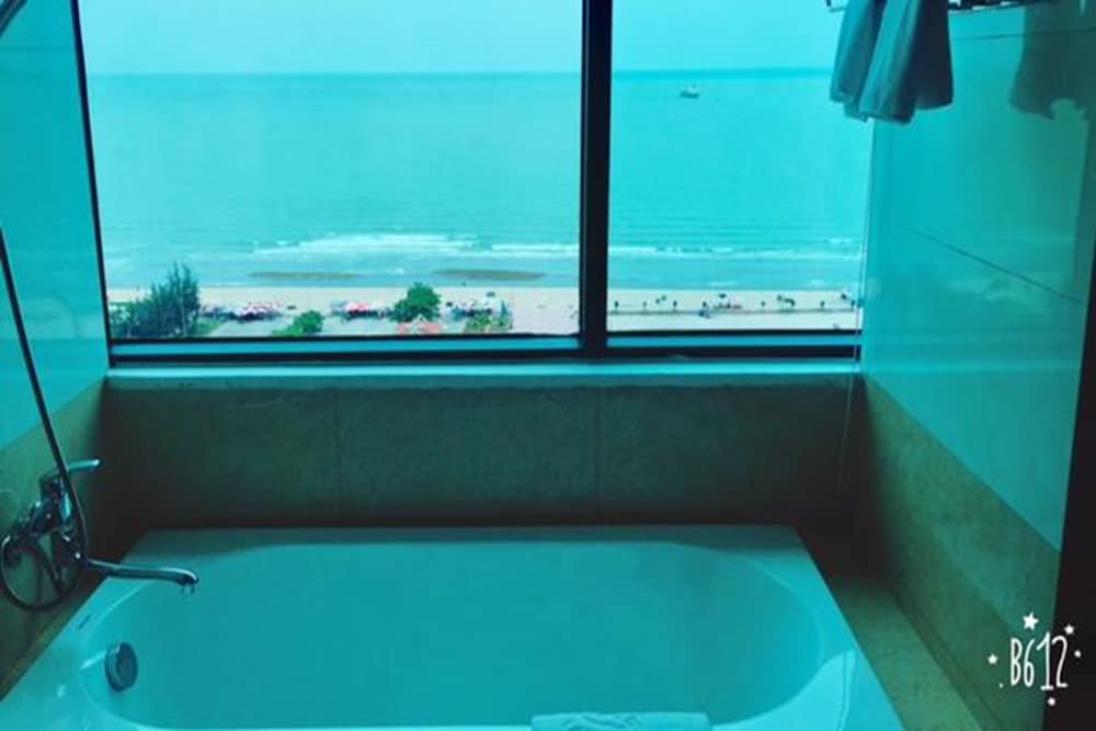 Blue Wave Hotel 24/38
