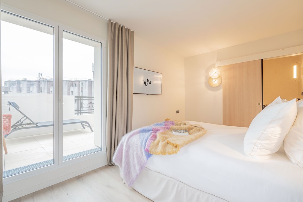 DUPLEX, APARTMENT, TERRACE
