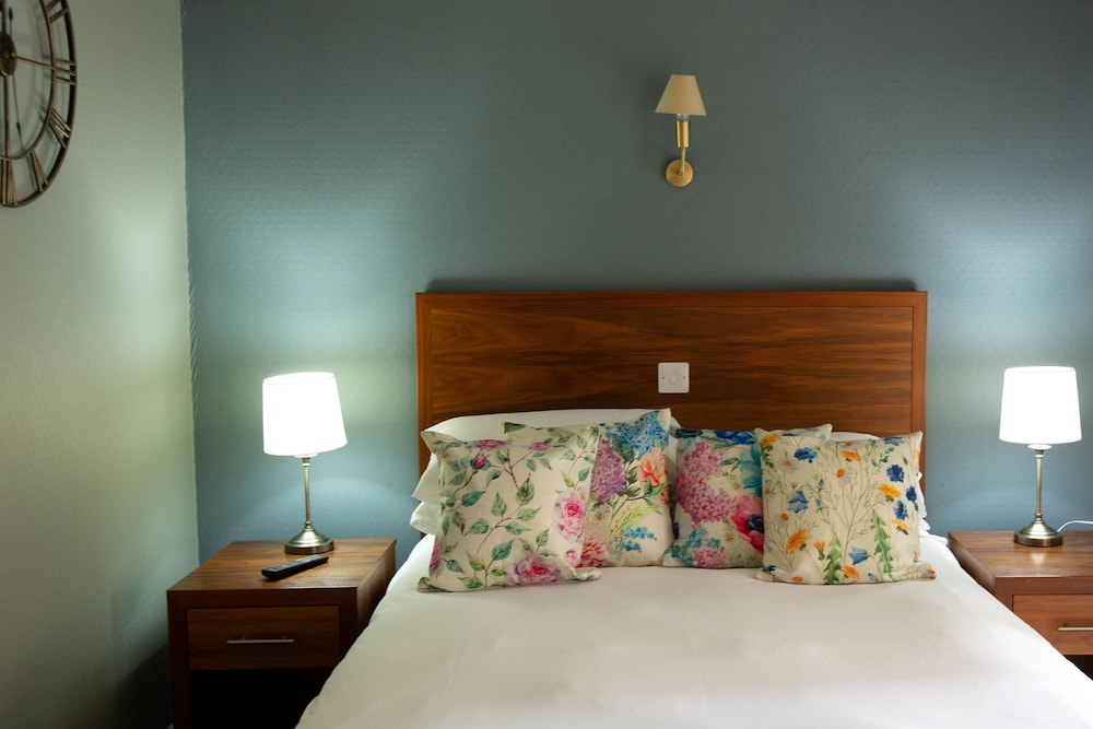 Queens Head Hotel 35/51