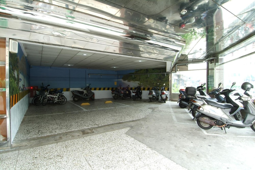 Left Bank Hotel 26/29