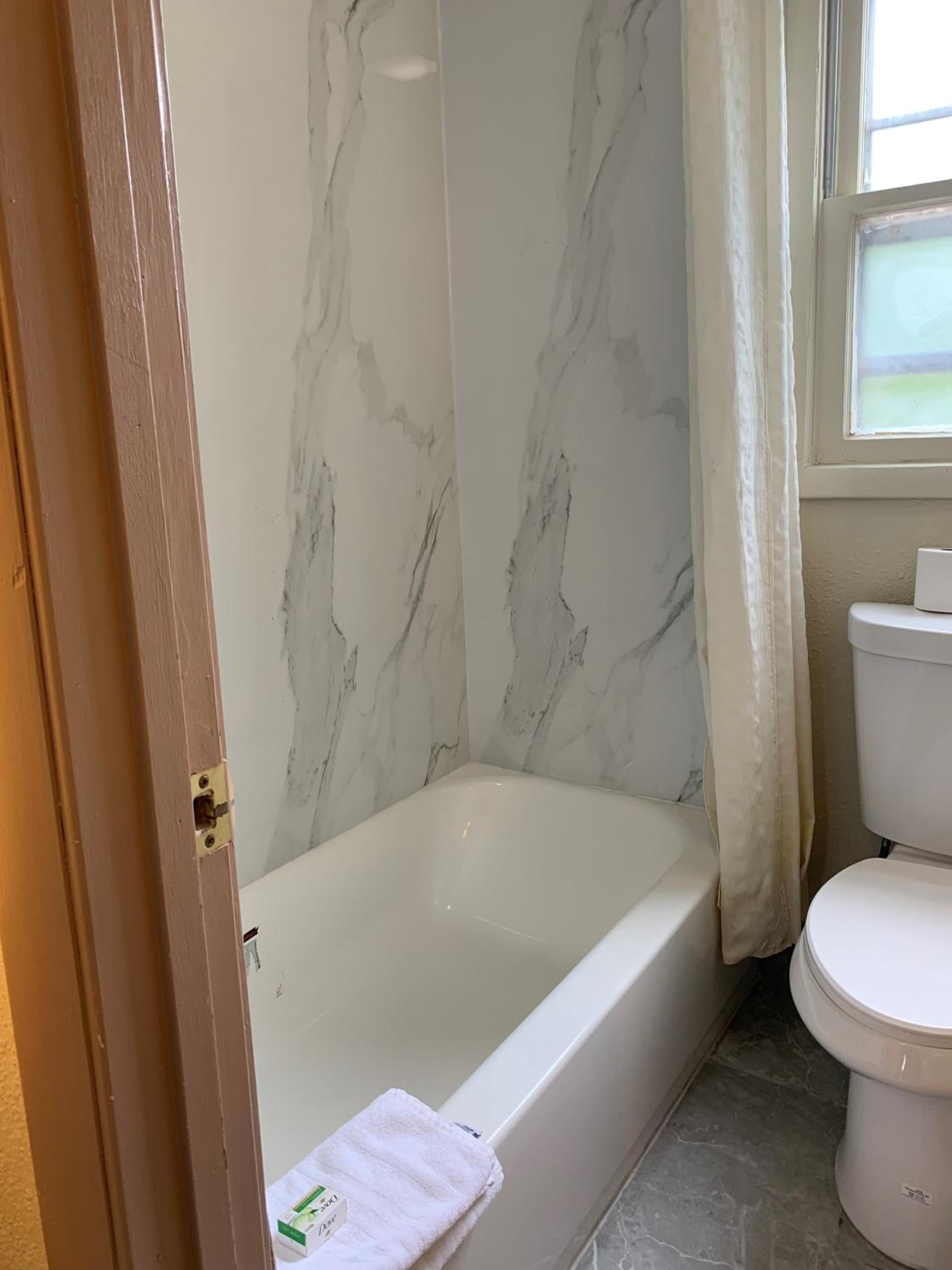 جناح بسريرين كوين مع أريكة، Baymont by Wyndham Iron Mountain 4/4