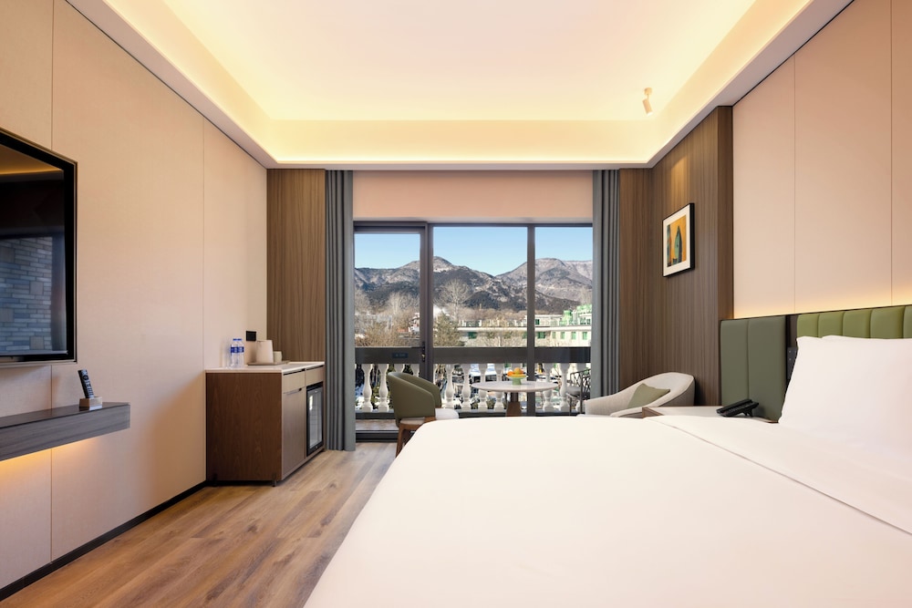 Fragrant Hill Empark Hotel 10/55