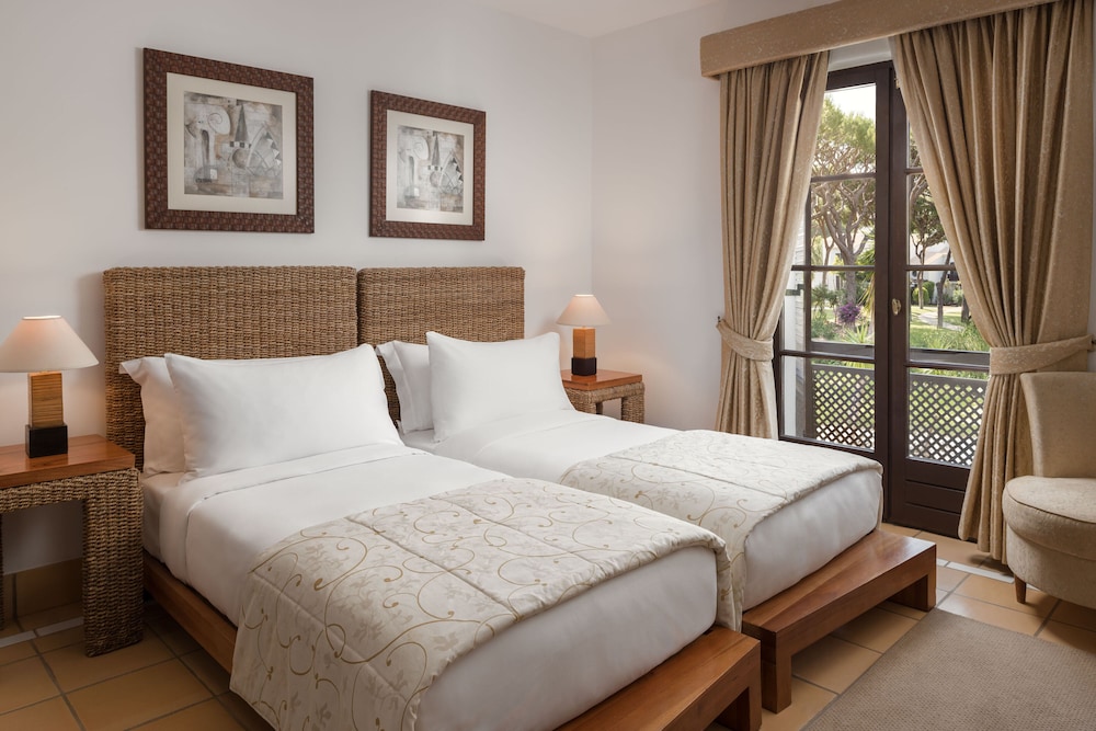 3 BEDROOMS, TOWN HOUSE