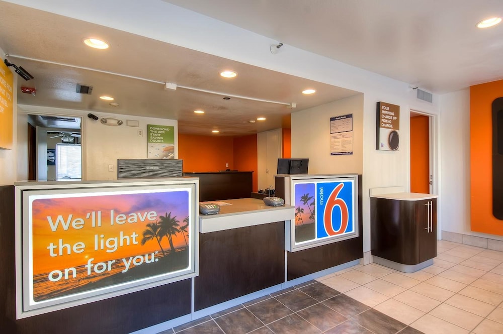 Motel6 Oceanside, CA 13/62