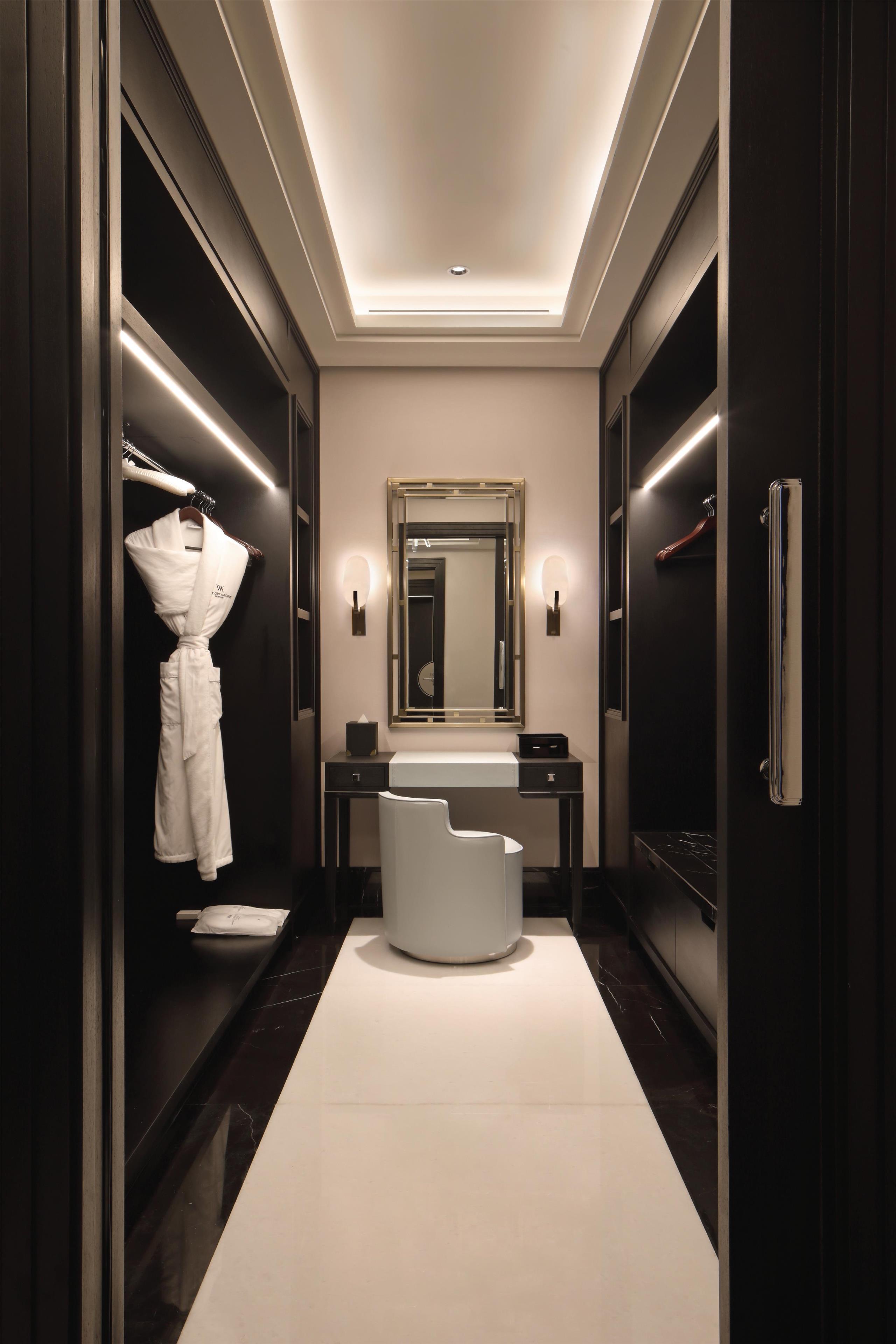 WALDORF, PENTHOUSE SUITE