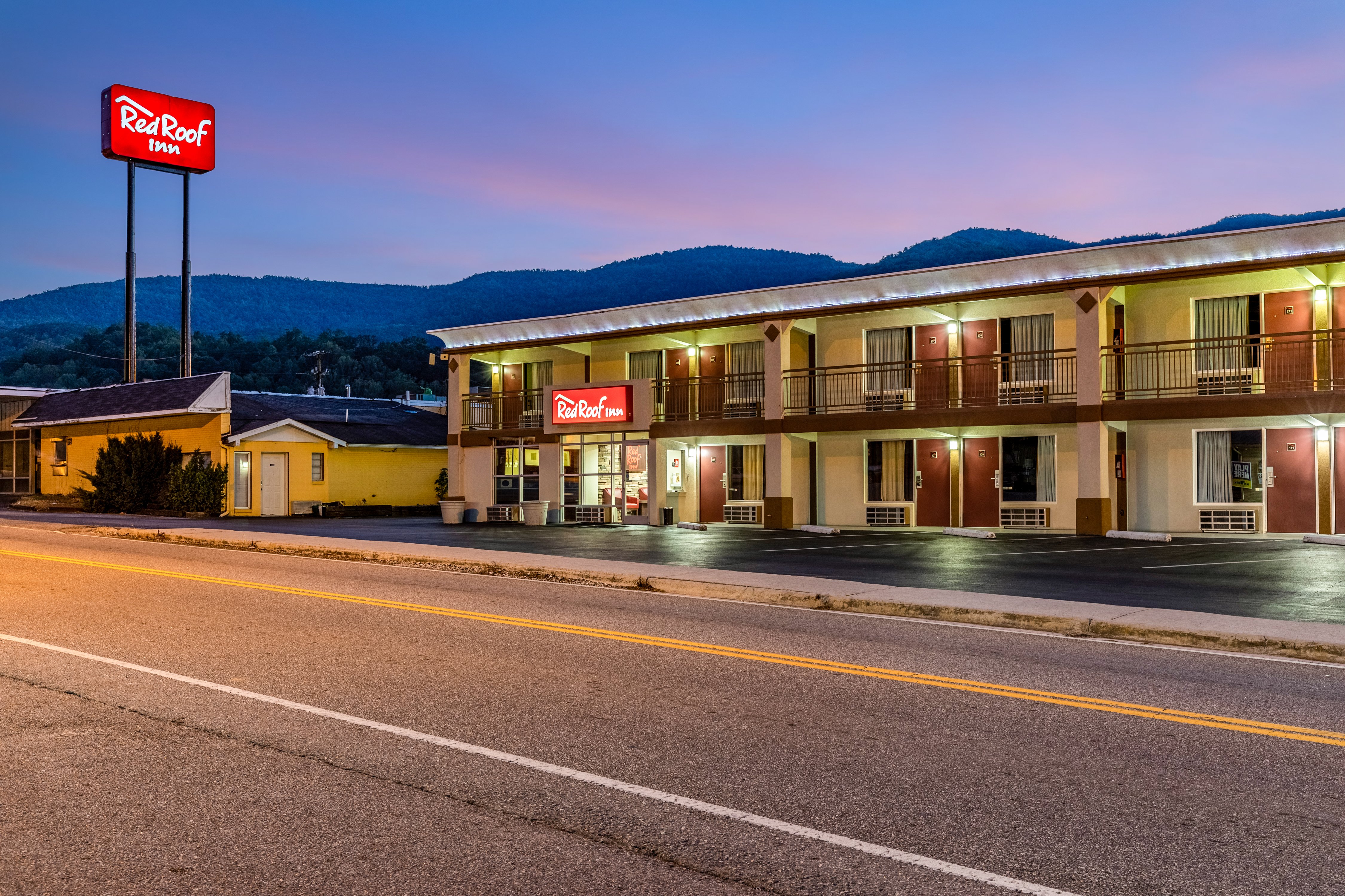 Red Roof Inn Caryville 28/28