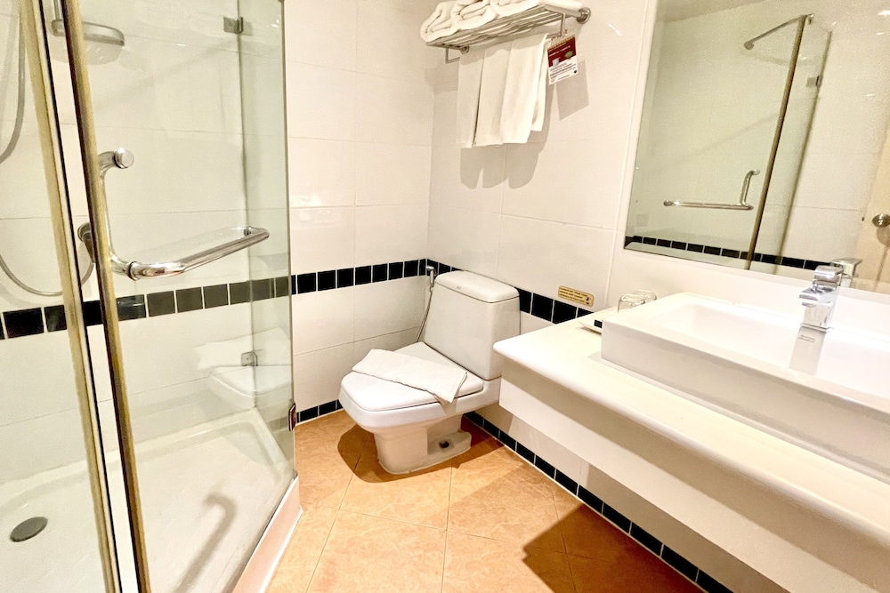 Rayaburi Hotel Patong 49/52