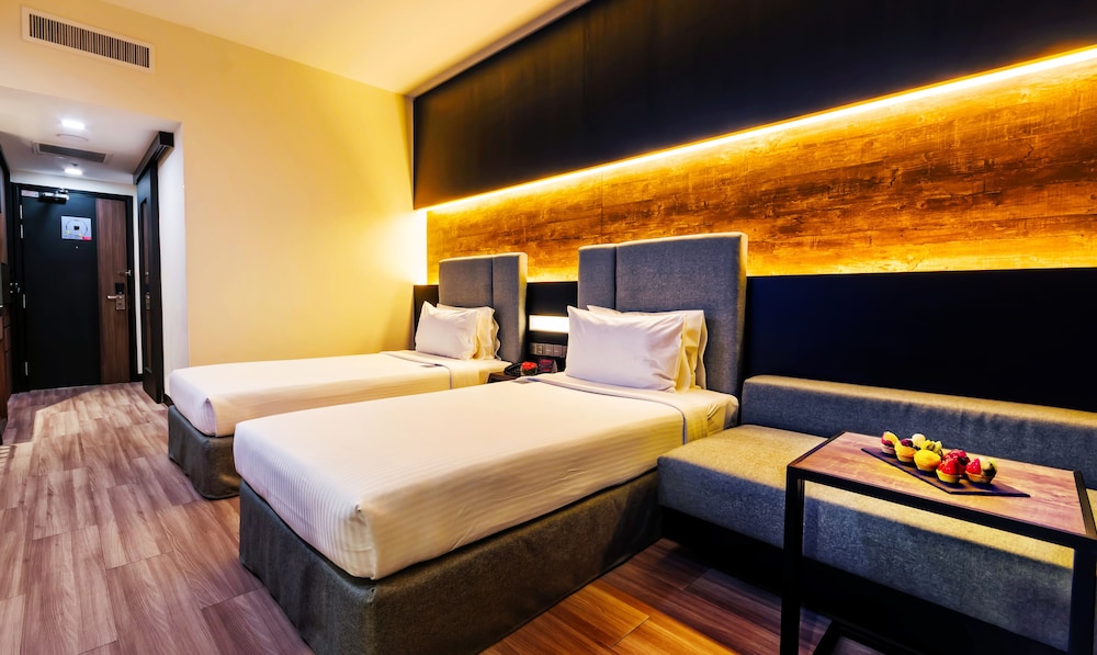 Renovated, Deluxe, Twin Beds