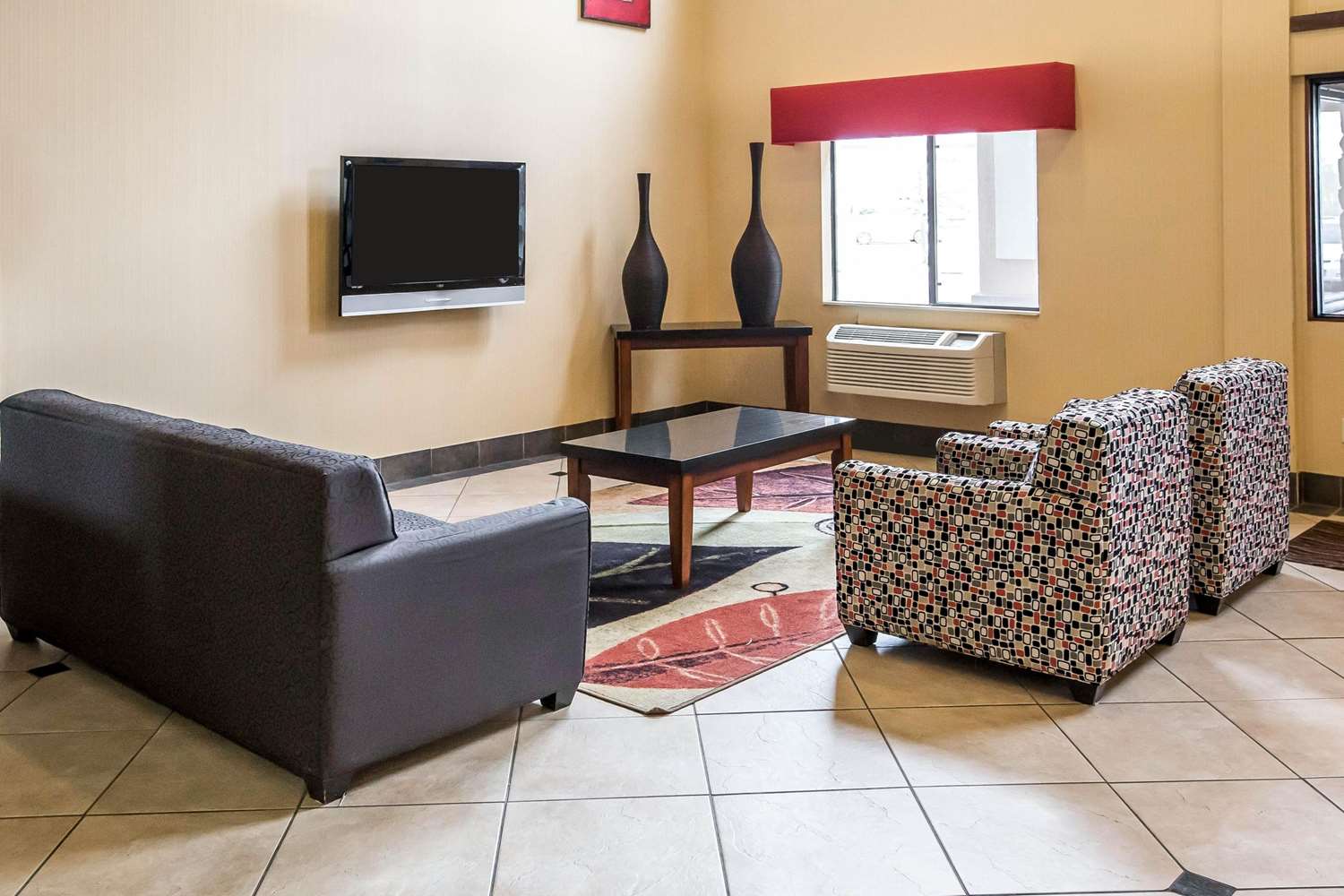 Econo Lodge Inn & Suites Monroe, MI 20/36