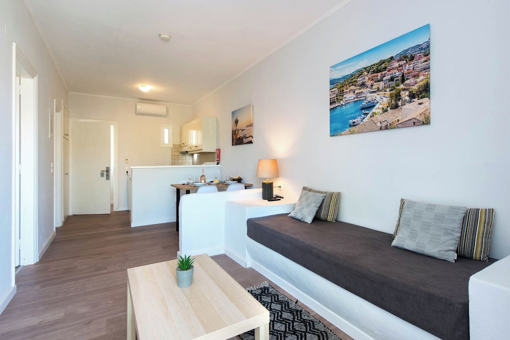 Ariti Apartments 24/51
