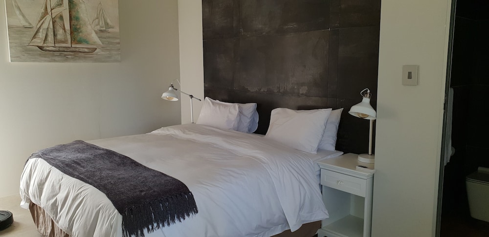 Umhlanga Lodge - Adults Only 7/43