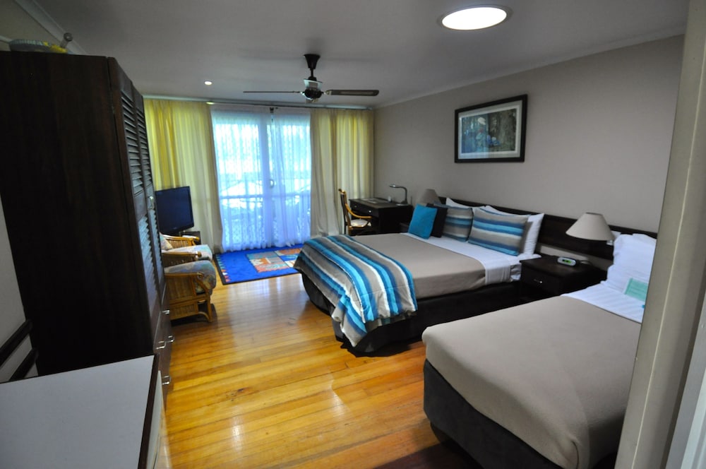 Madang Resort Hotel 15/50