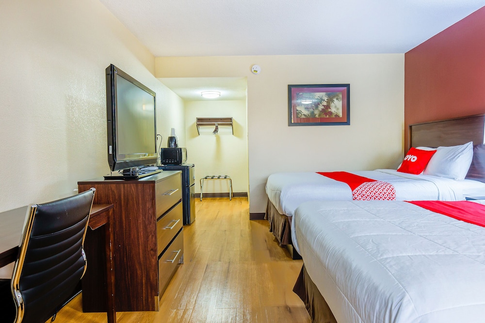 Americas Best Value Inn Moline 9/41