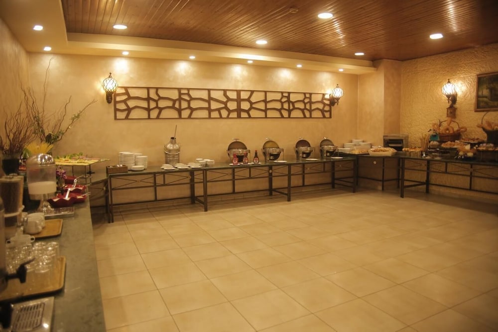 Al Fanar Palace Hotel 20/23