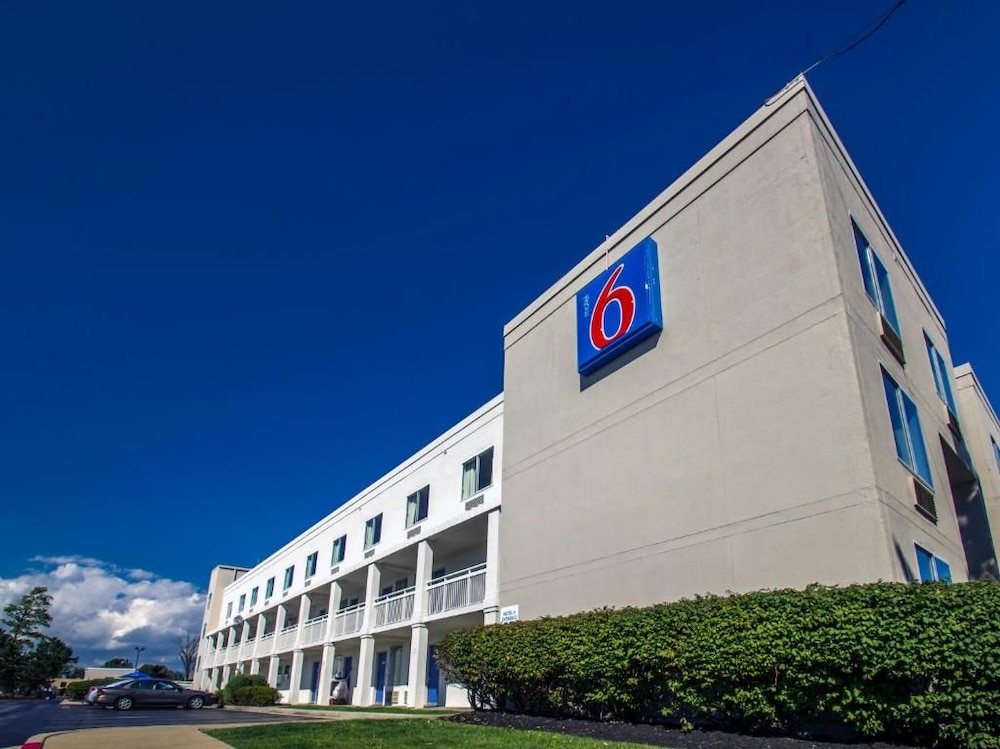 Motel6 Buffalo, NY - Airport - Williamsville 2/51