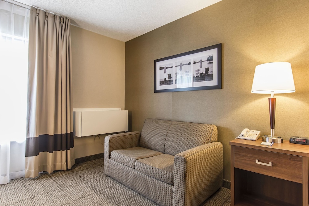 Comfort Inn Huntsville Ontario 25/40