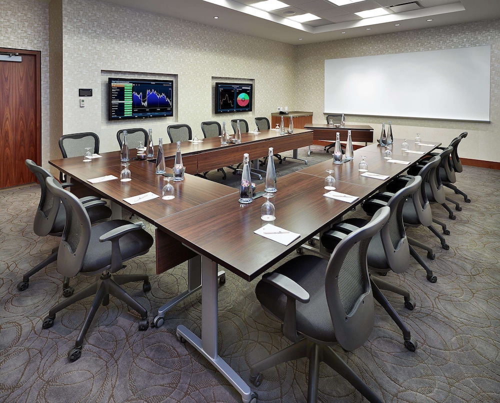 Doubletree By Hilton Hotel & Conference Centre Regina 64/80