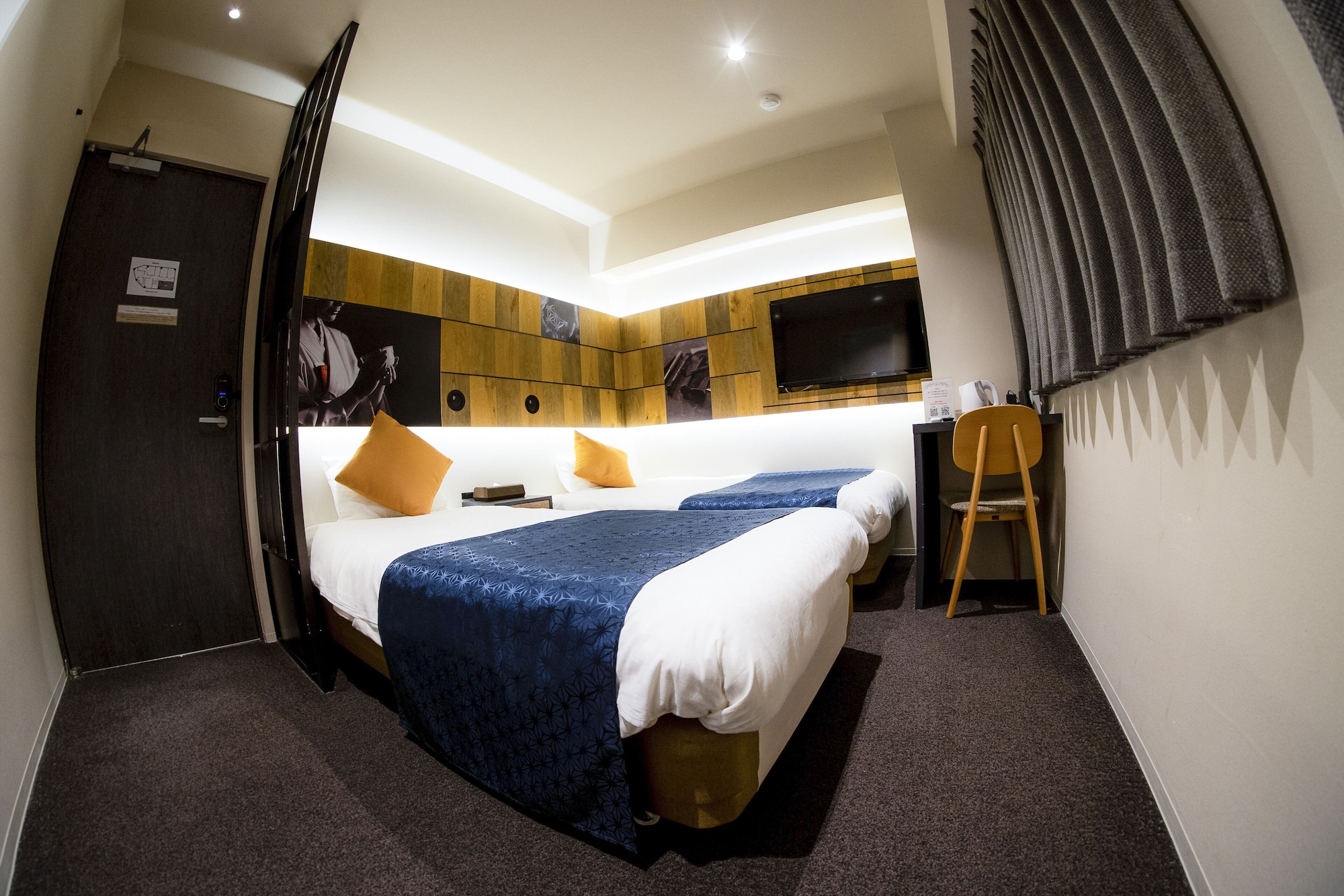 ROOM, TWIN BEDS, PRIVATE BATHROOM