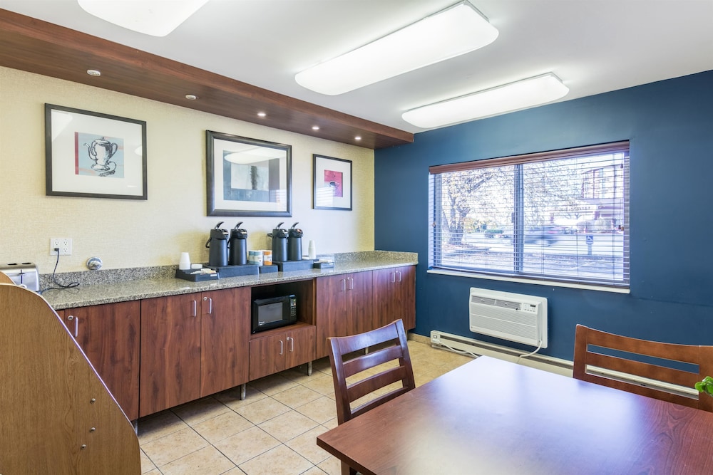 Lobby at Motel6 Eau Claire, WI, EAU CLAIRE - WI